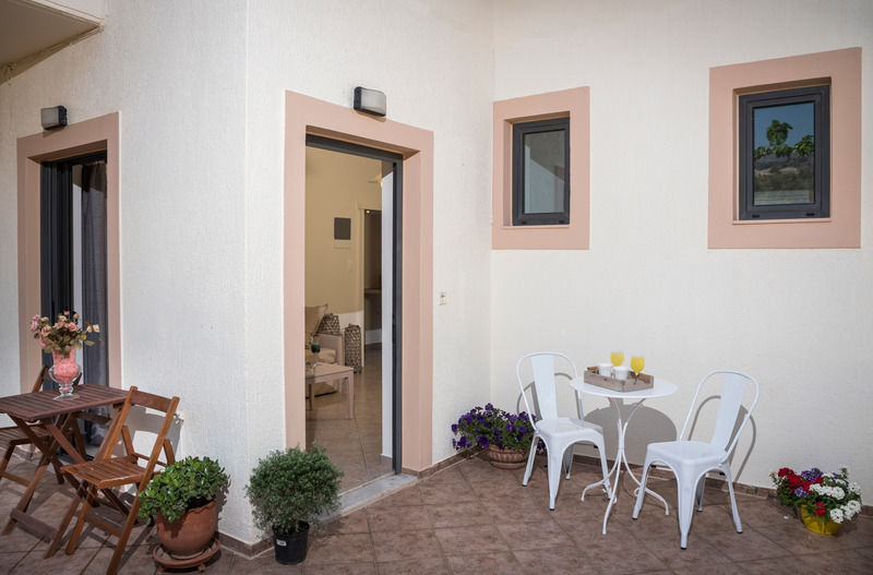 Mear Apartments And Studios Gialos  Экстерьер фото