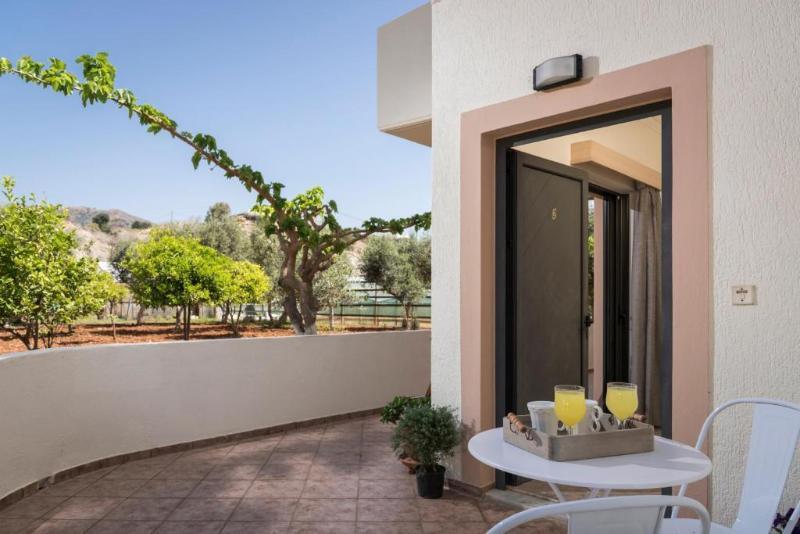 Mear Apartments And Studios Gialos  Экстерьер фото